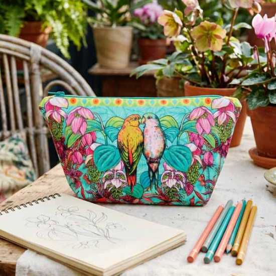 Sewing kit : Sewing case : Aviary